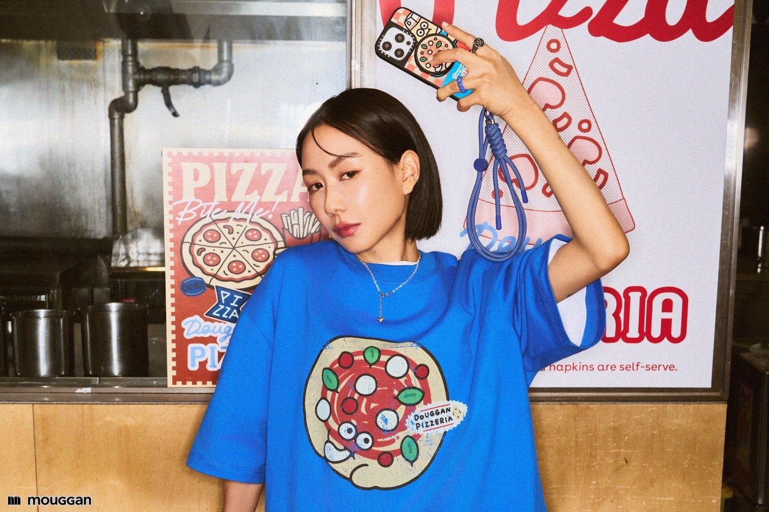 CASETiFY 攜手大饅大力的服飾品牌 mouggan 推出聯名系列,與原創角色「歐兜 Ohdou」打工仔展開不可能的追夢冒險