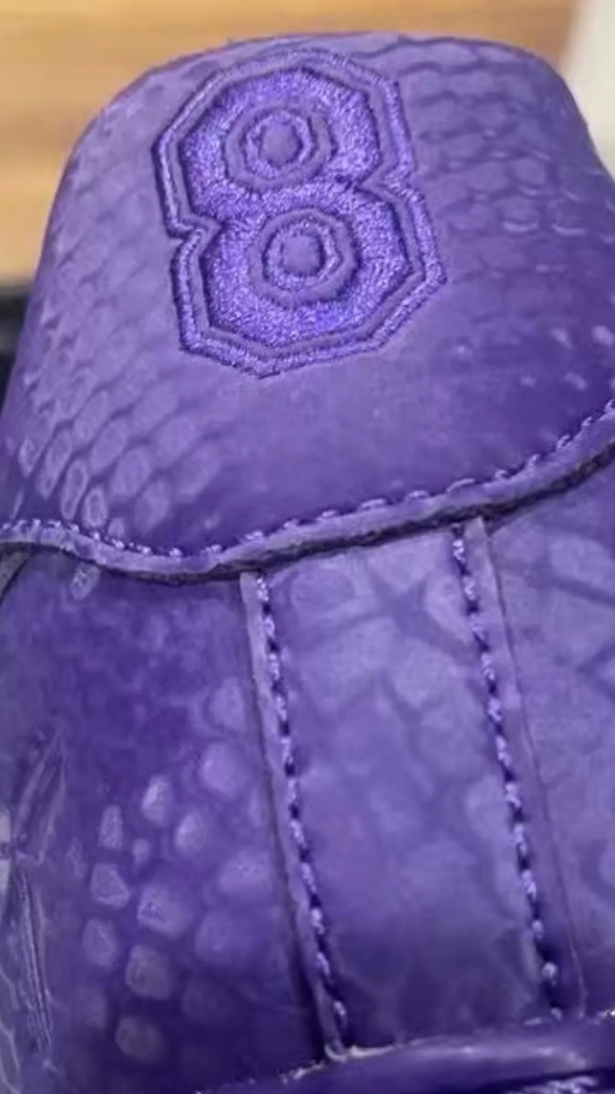Kobe Bryant x Nike Air Force 1 Low 實鞋搶先曝光!蛇鱗鞋面+刺繡背號太霸氣!