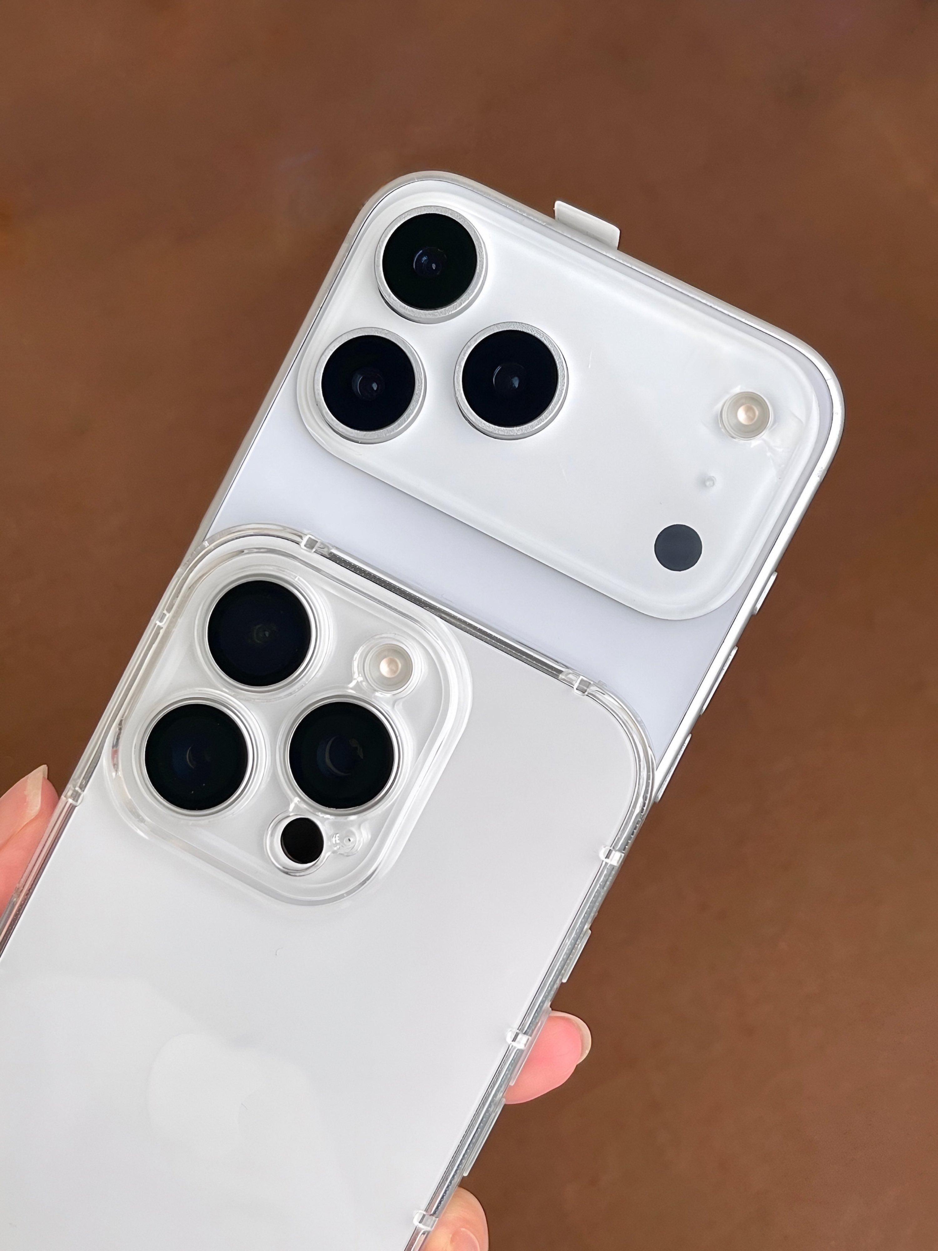 Apple iPhone 17 Pro Max 實機照曝光！6.9 吋超大螢幕、潛望式鏡頭⋯搶先看！