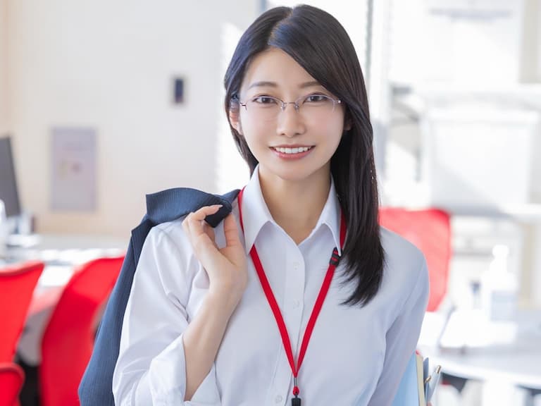 SOD 秘書「守屋芳乃」轉戰女優出道！遭起底素人時期已身經百戰！【老司J開車】