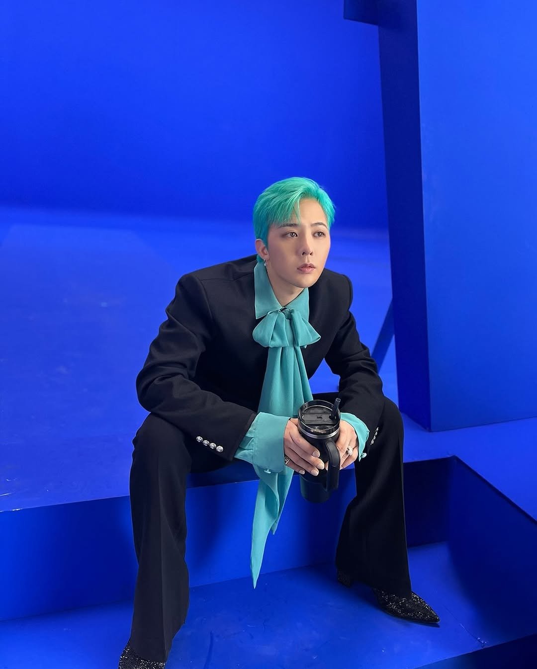 GD 愛用同款「Stanley 保溫杯」連 Jennie、Rosé 都在用,喝水同時也可以很潮!
