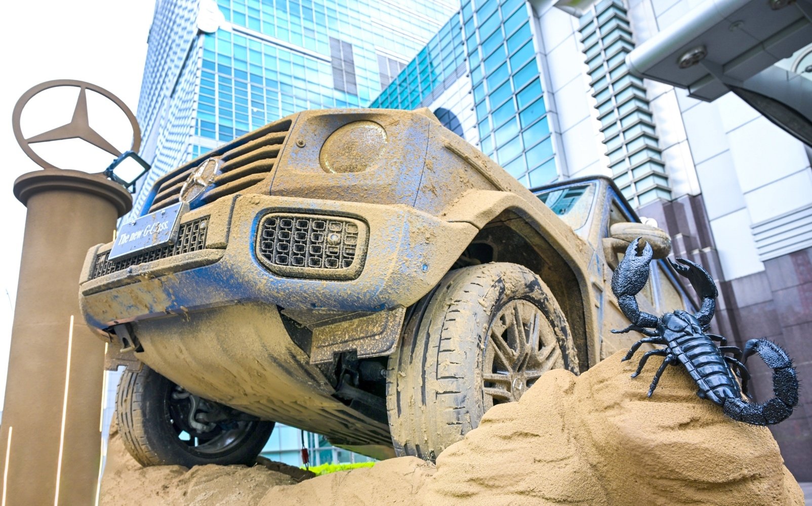 Mercedes-Benz「G-Class 沙雕展」台北 101 霸氣亮相!賓士首度戶外裝置藝術資訊一覽!