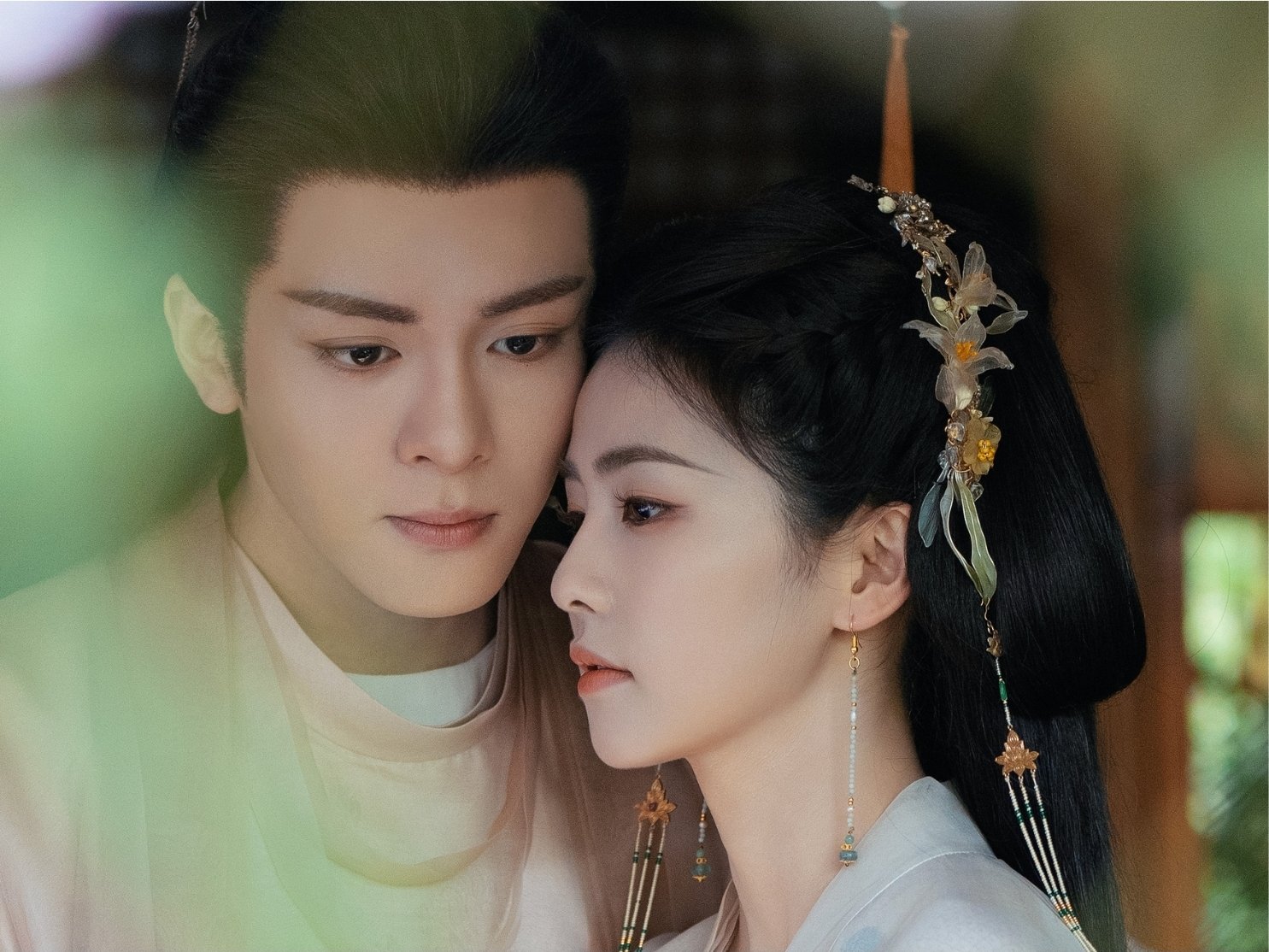 陸劇《臨江仙》白鹿、曾舜晞上演「三婚三離」！劇情遭批土味、海報涉抄襲⋯一次看！