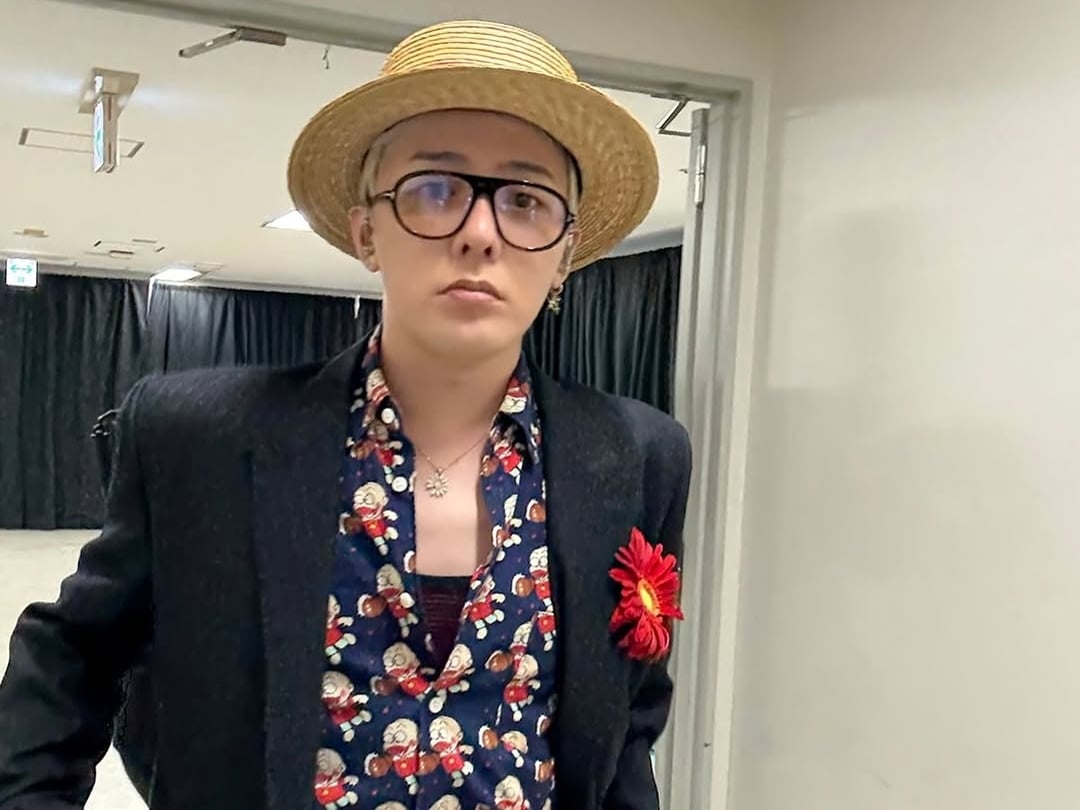GD 權志龍離開 YG 真相曝光？新東家 Galaxy 簽約金高達 200 億，還入股成為股東！