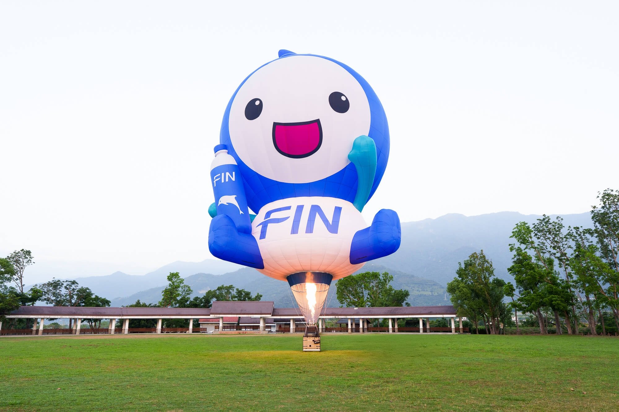 熱氣球新萌主!「FIN水寶」首度升空 可愛現身臺灣國際熱氣球嘉年華