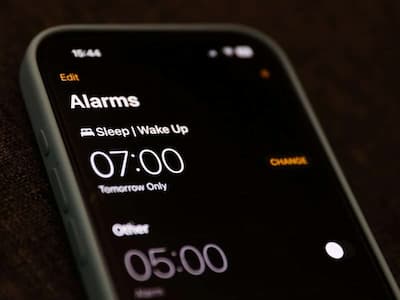 Apple 蘋果 iOS 26 開放自訂「貪睡時間」！賴床族福音想睡多久自己選！