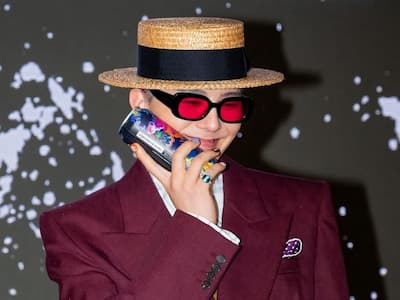 GD 出席活動晚到 40 分鐘！韓媒不滿痛批：「遲到也可以變風格？」原地捐 8.8 億引熱議！