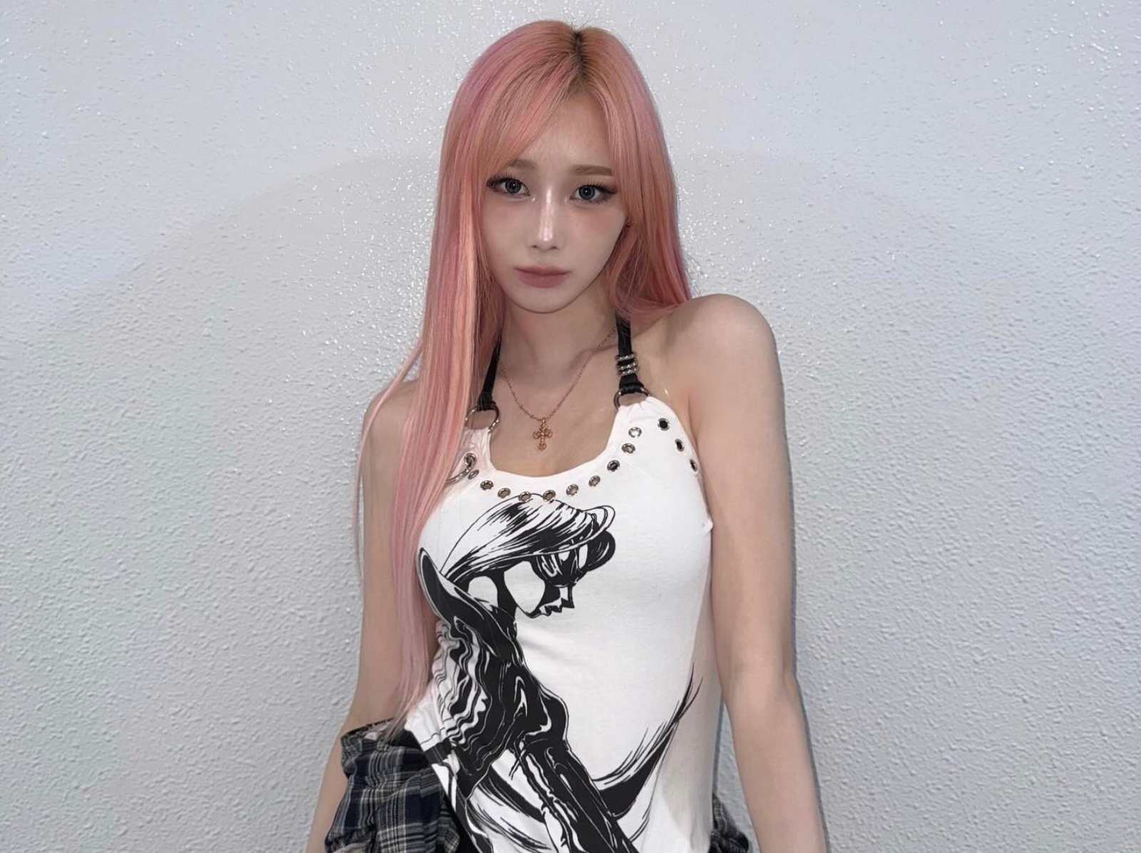 aespa Giselle 身高 166 公分 IG 放送比基尼剪影照！引粉絲朝聖大喊「媽咪」！