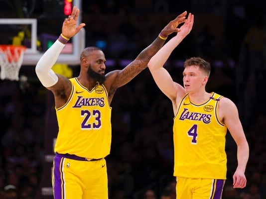 NBA／湖人隊天價交易！以 100 億出售給道奇老闆馬克沃特 Mark Walter！