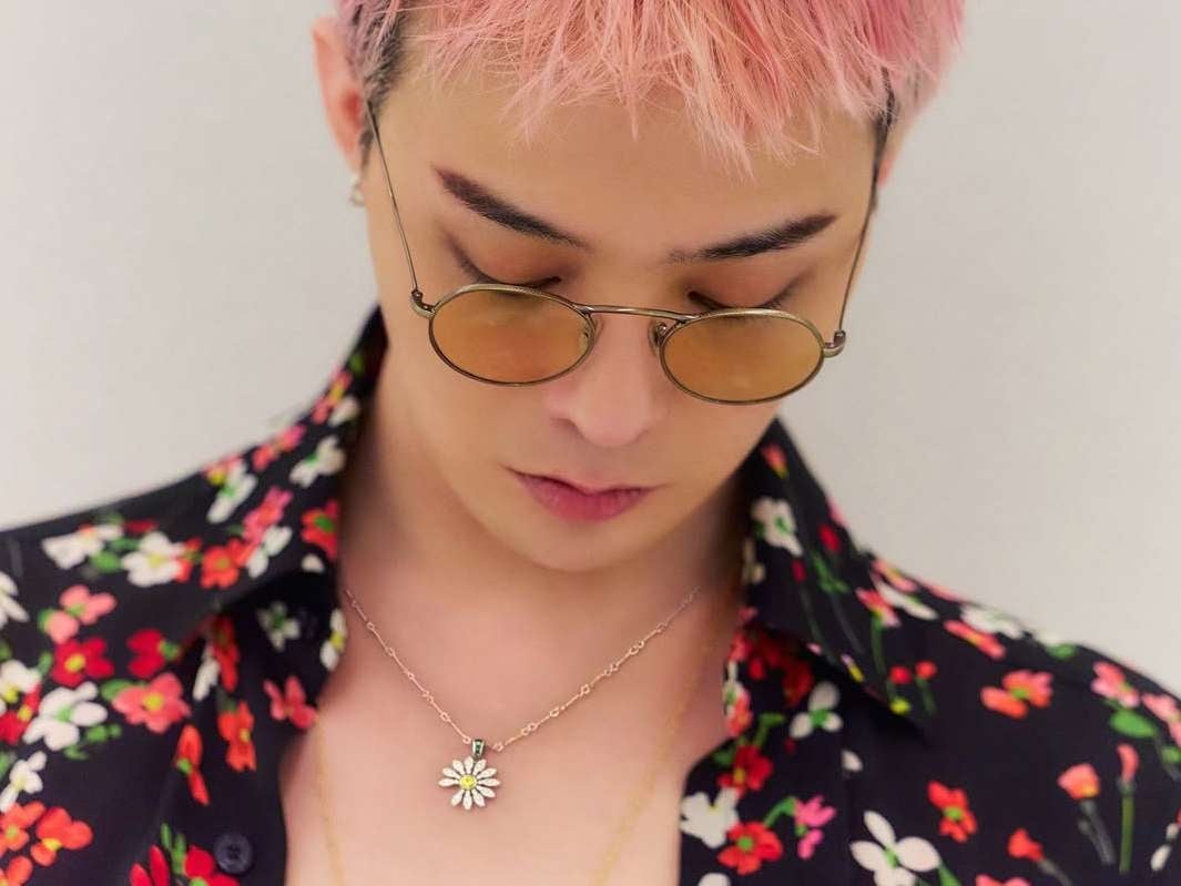 G-Dragon 再次攜手 Jacob & Co. 推出限量聯名！PEACEMINUSONE 小雛菊項鍊發售詳情一覽！
