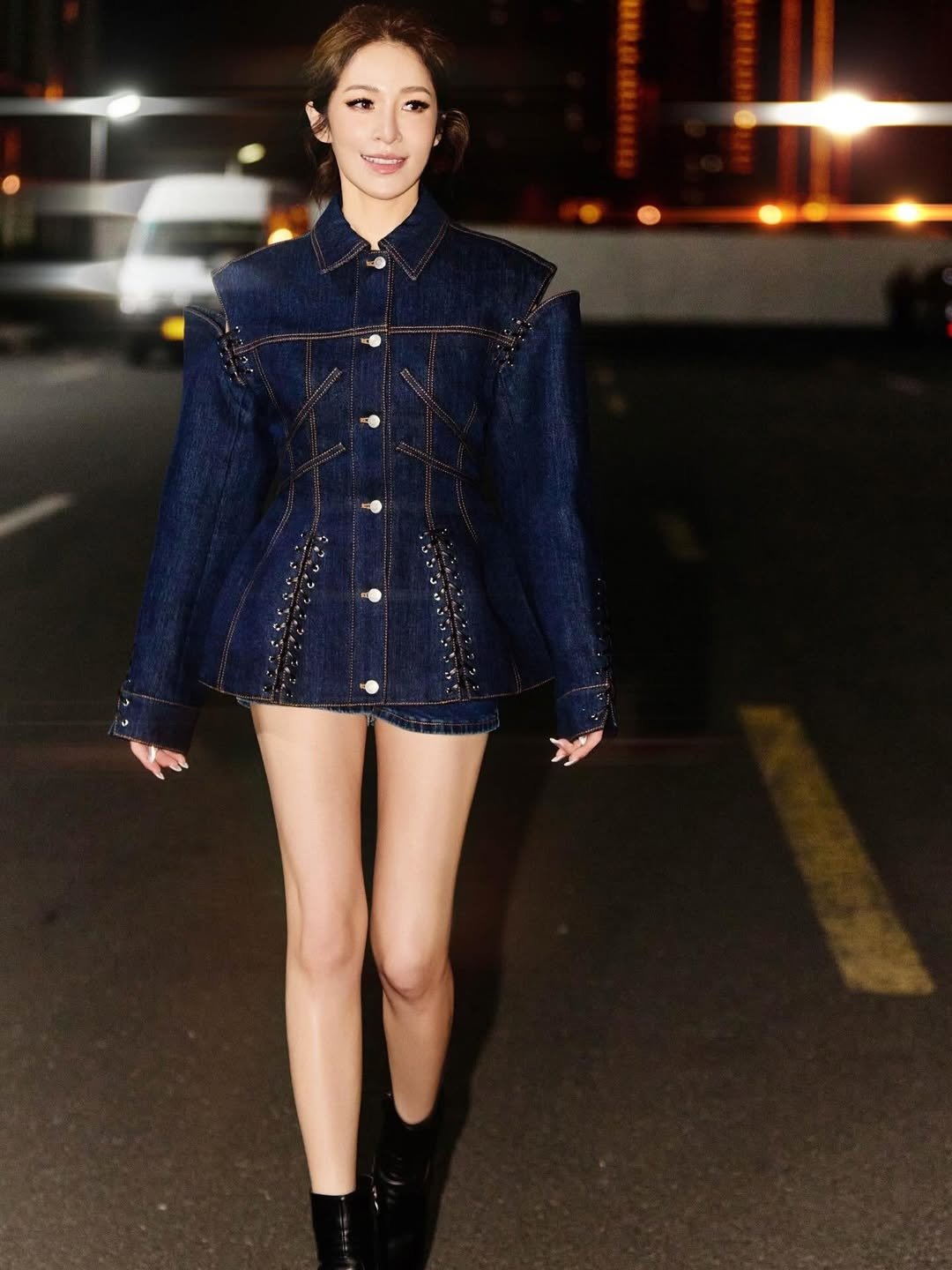 蕭亞軒 IG 曬美腿近照狀態超好!傳將復出開演唱會,粉絲直呼:「女王回來吧!」