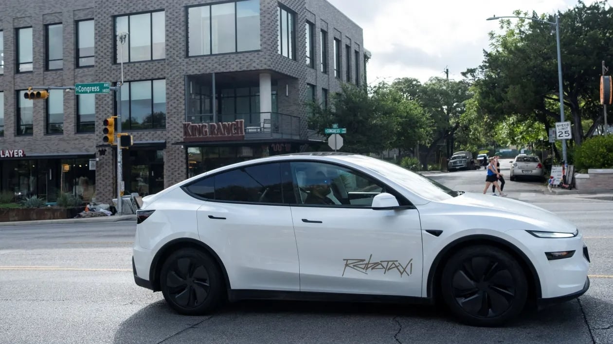 特斯拉 Robotax 無人計程車試營運!每趟 4.2 美元你敢坐嗎?