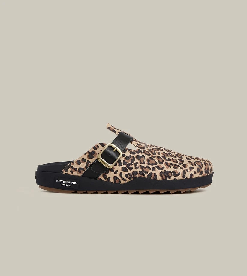 2025 年盤點 10 雙穆勒鞋款推薦!Clarks、ARTICLE NO.、Roa 等高顏值鞋款一次看!