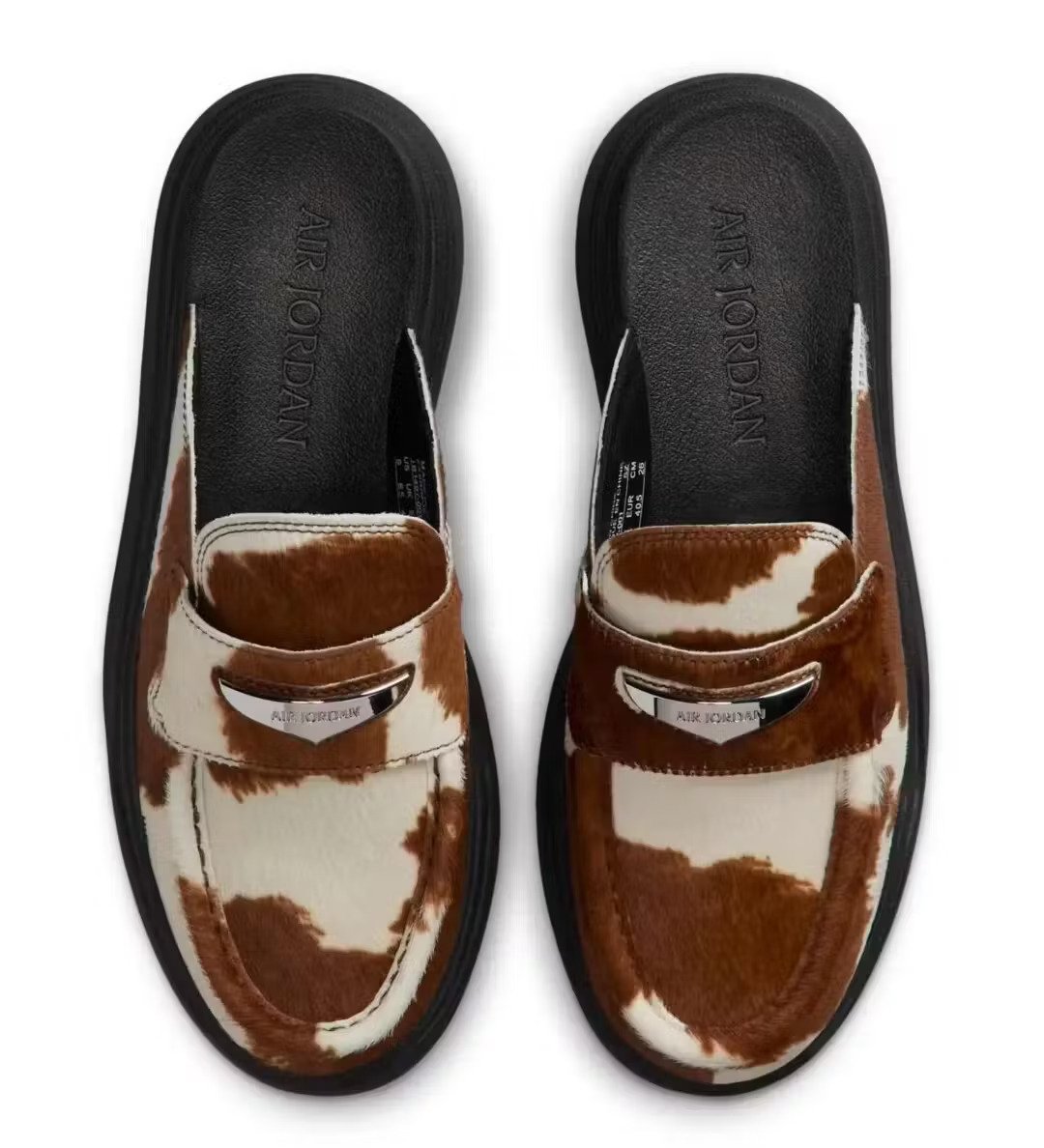 2025 年盤點 10 雙穆勒鞋款推薦!Clarks、ARTICLE NO.、Roa 等高顏值鞋款一次看!