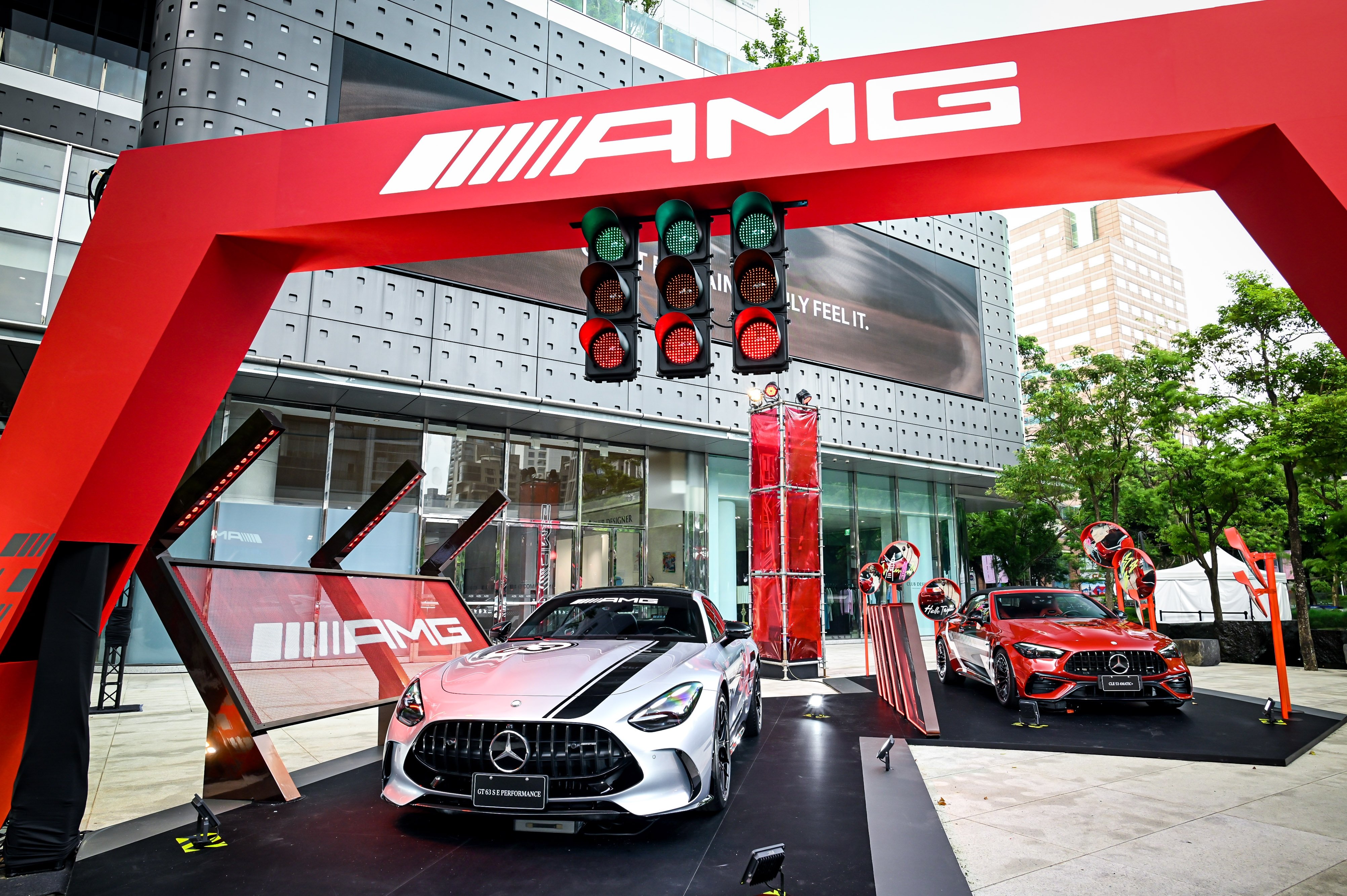 布萊德彼特《F1》台灣評價飆升!《Mercedes-AMG 極速幻境》特展同步登場!