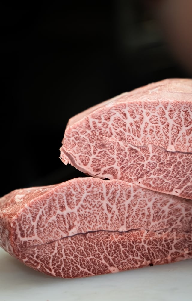 米其林一星餐廳「俺達の肉屋」9 週年慶,搶先全台進口第一批 40 個月牛齡「正統松阪牛」!