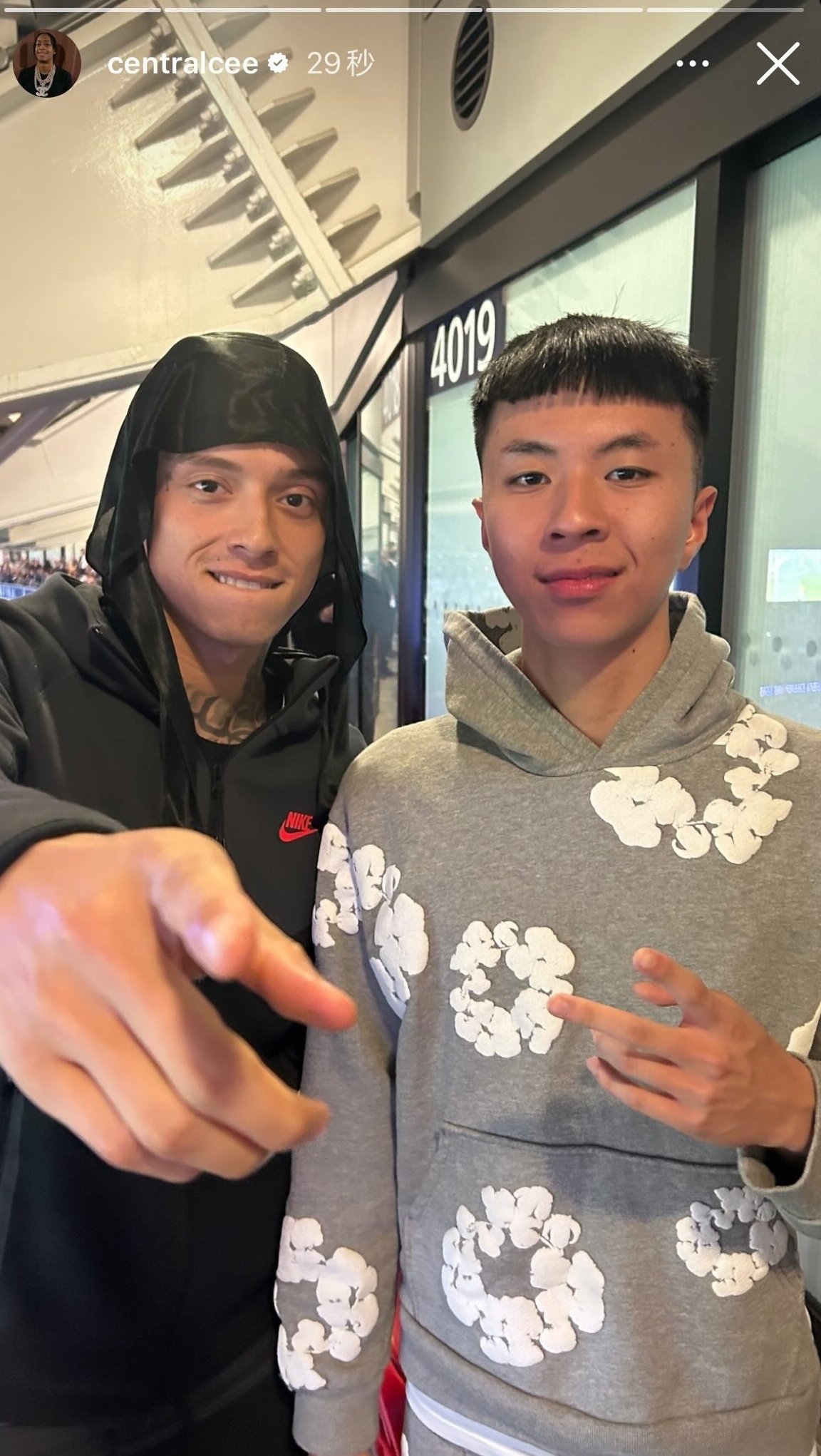最強高中生 Ray「名人解鎖紀錄」:Travis Scott、Central Cee、金卡戴珊⋯10 位大咖明星夢幻同框!