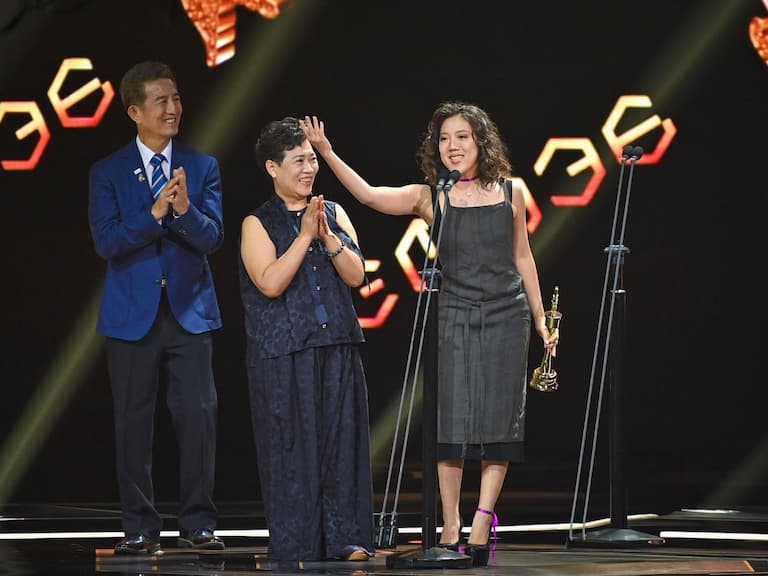 金曲 36 / 李竺芯再度以《Suí 水》奪年度專輯獎！高喊：「我們可以放下世界的定義，創造自己的主流！」