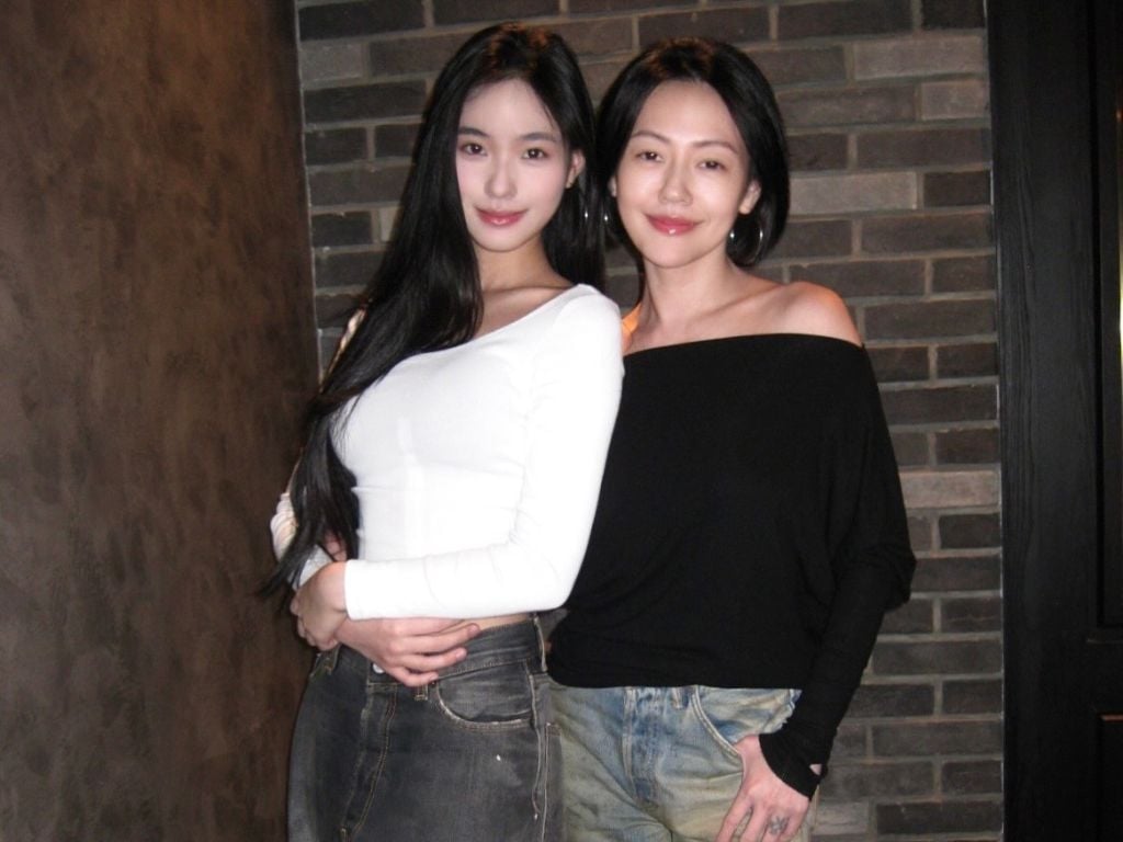 小 S 停工 4 個月首度露面！現身二女兒畫 Lily 展狀態引熱議！