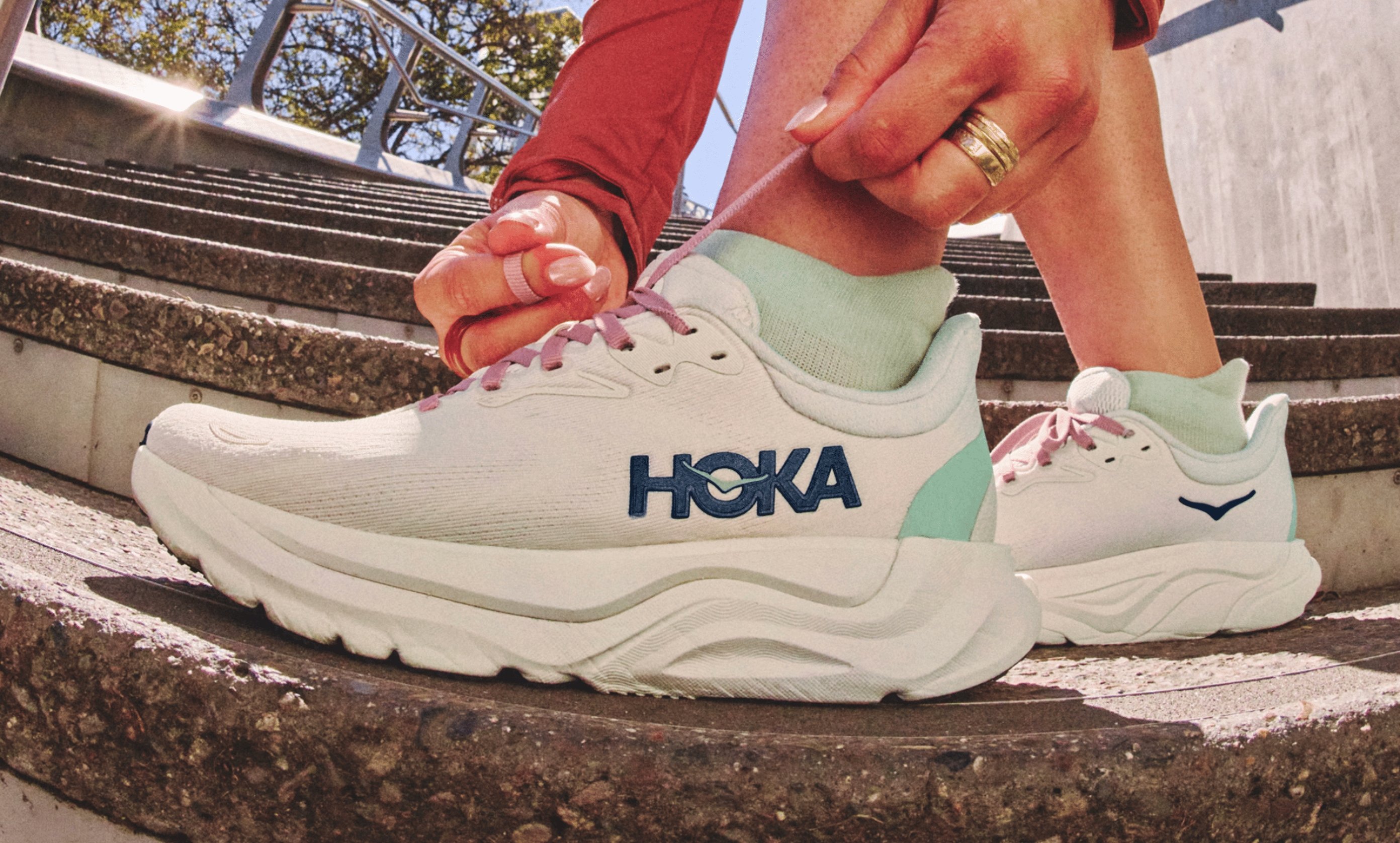 速度 vs 穩定 我要全部！HOKA ROCKET X 3 & ARAHI 8 雙旗艦重新定義潮男跑步哲學！