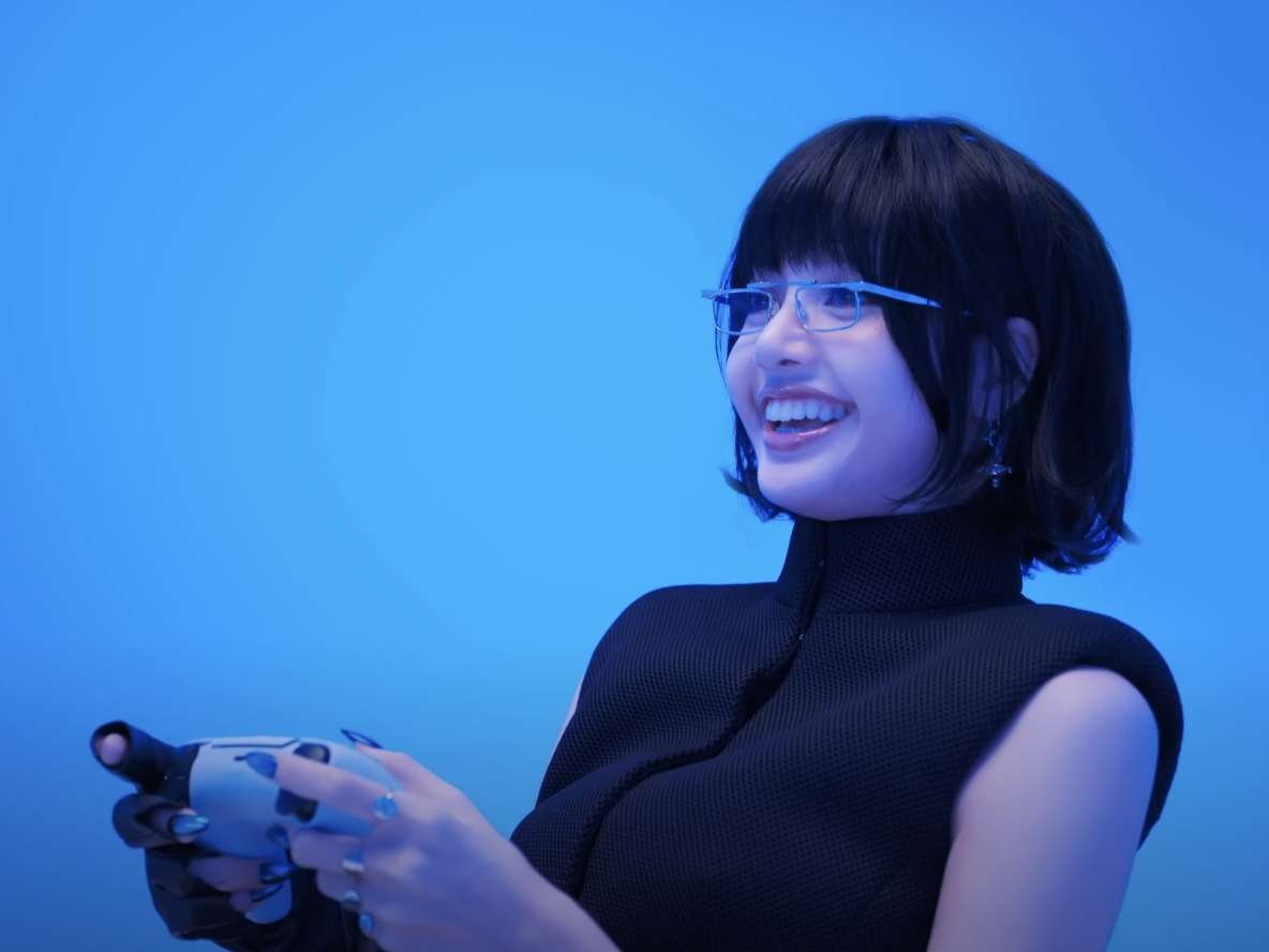 BLACKPINK 成員 LISA 成為 PlayStation 代言人！官方釋出 PS5 遊玩畫面掀熱議！