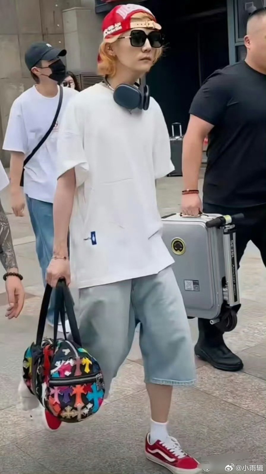 鹿晗疑似情斷關曉彤暴瘦！本人親自回應減重真相！