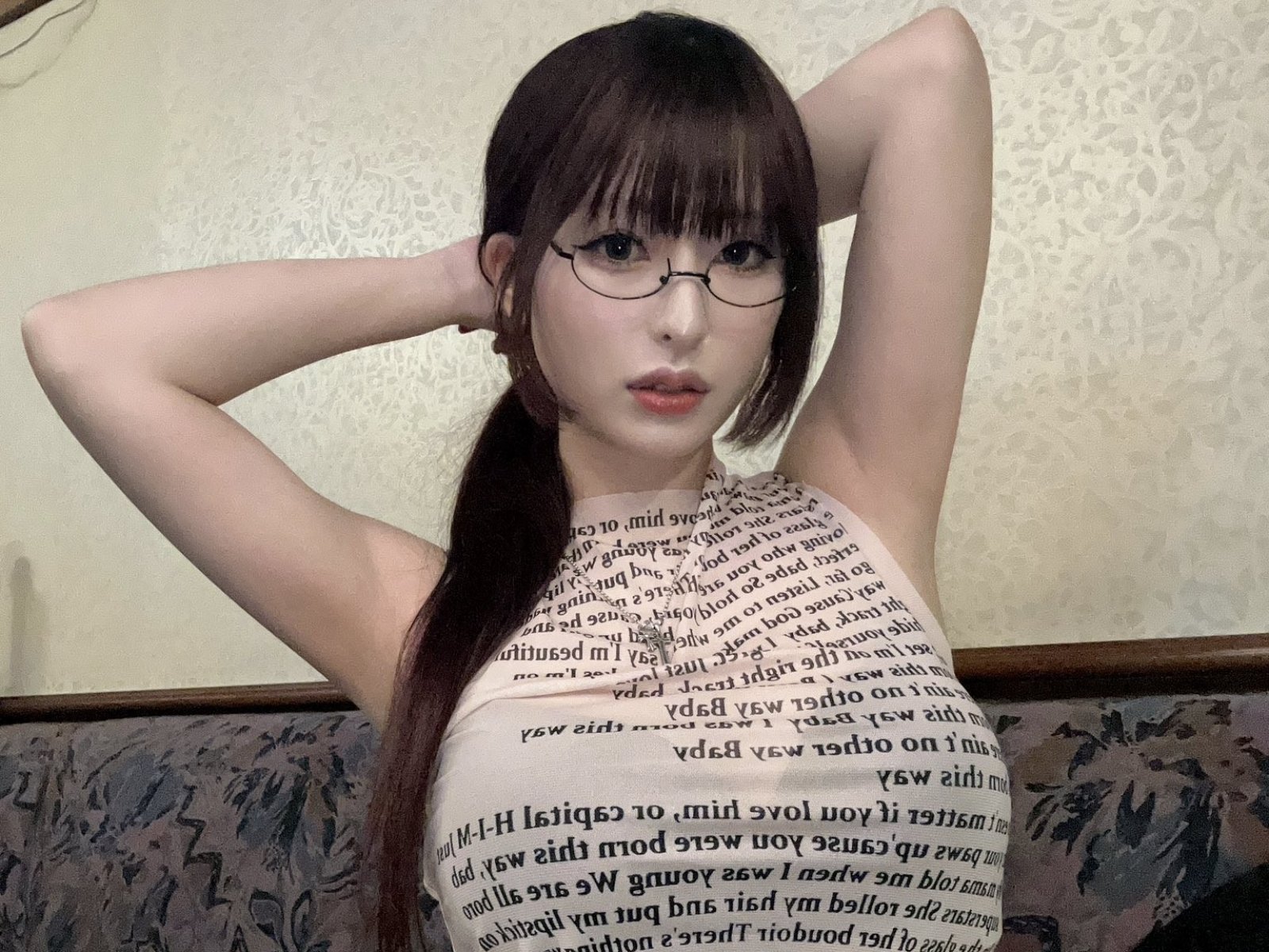 桃果明里引退回歸校園拍攝大尺照，竟違反公序良俗恐遭退學！【老司J開車】