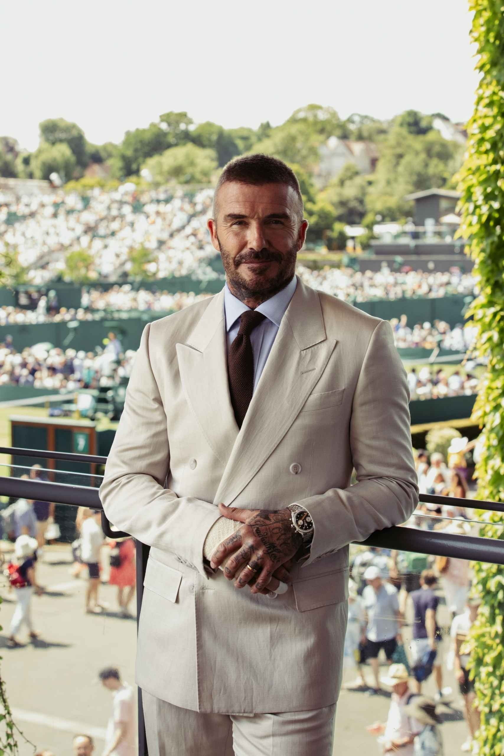 夏天怎麼穿？看貝克漢溫布頓現場演繹BECKHAM x BOSS西裝帥炸全場，夏日紳士風直接霸氣收割目光！