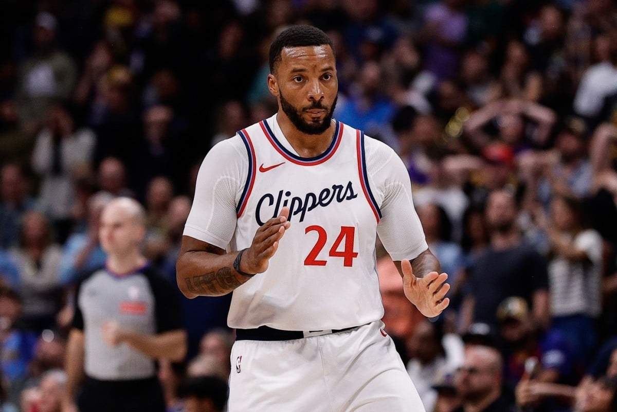 NBA 2025 自由市場交易重點懶人包!Ayton 加盟湖人、Turner 轉戰公鹿⋯一次看!