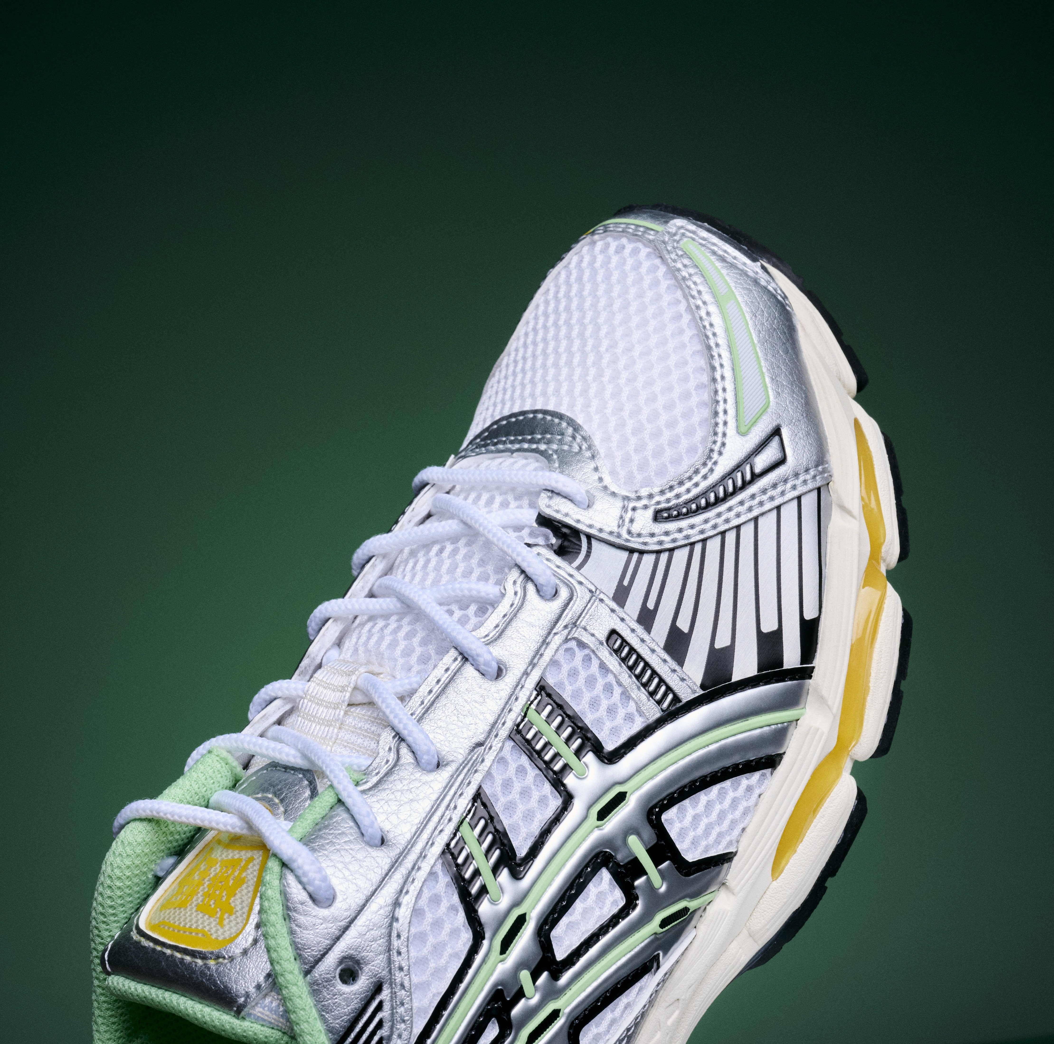 從性能到風格都升級！ASICS GEL-KAYANO 12.1 強勢回歸，用新色寫下潮流續章！