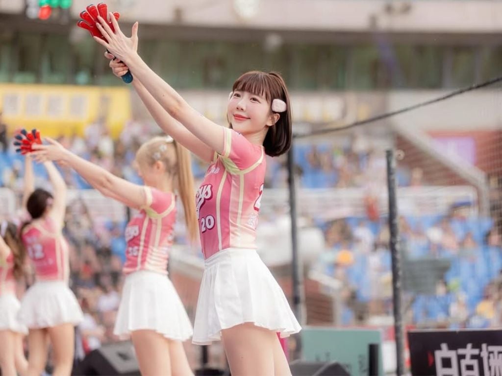 樂天女孩 Mika、彭彭化身「水蜜桃雙胞胎」！親曝外型太像常被認錯！【野生抓正妹】