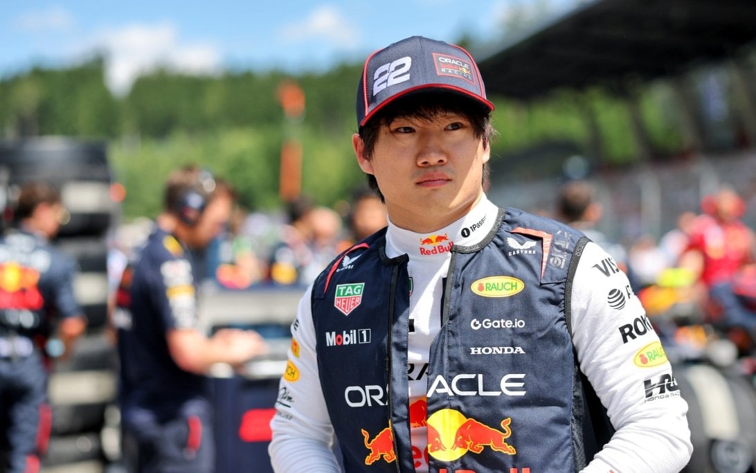 角田裕毅慢到被「套圈」連續 2 站墊底!狀態仍不理想 F1 紅牛車隊席位難保!