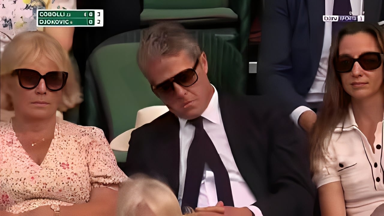休葛蘭 Hugh Grant 看溫布頓網球賽打瞌睡！網友怒批：「這位子浪費了！」