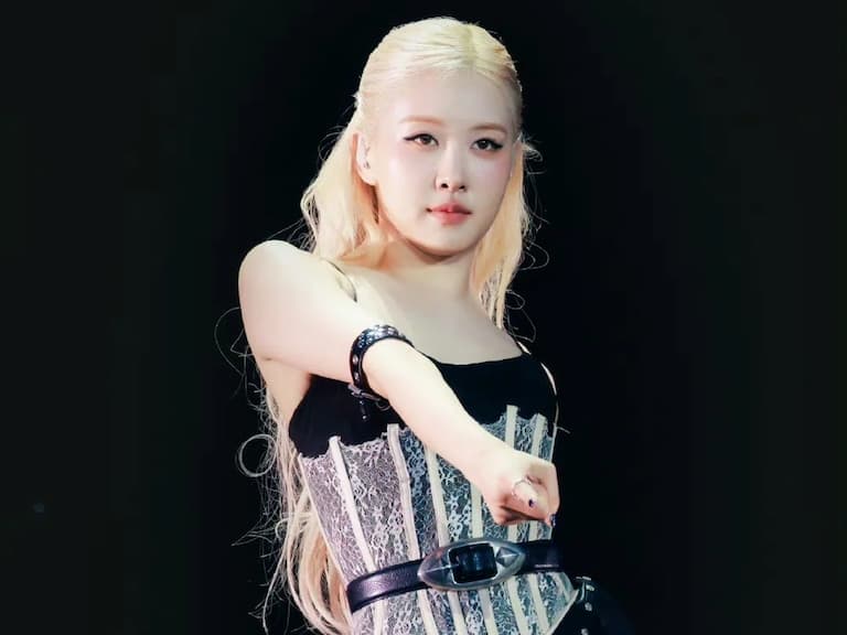 BLACKPINK Rosé 演唱會造型遭批退步!網:「合體後變俗氣!」