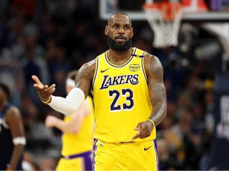NBA/LeBron James 離開湖人倒數!?傳言獨行俠等 4 隊已展開追逐!