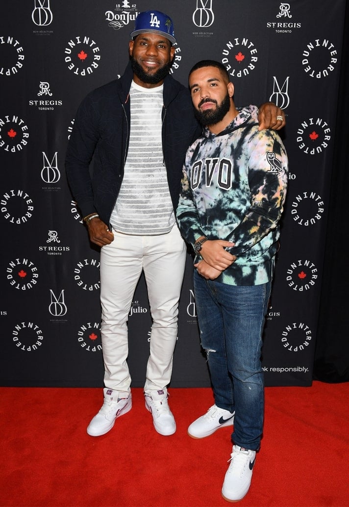 Drake 左手臂刺青從詹皇變成 SGA!疑似不滿對方公開支持 Kendrick Lamar 徹底決裂!