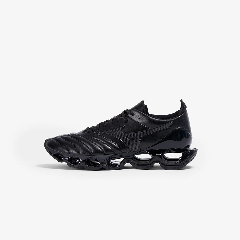 2025 盤點 6 雙高顏值「足球鞋」推薦!Nike、ASICS、Mizuno 全收錄!