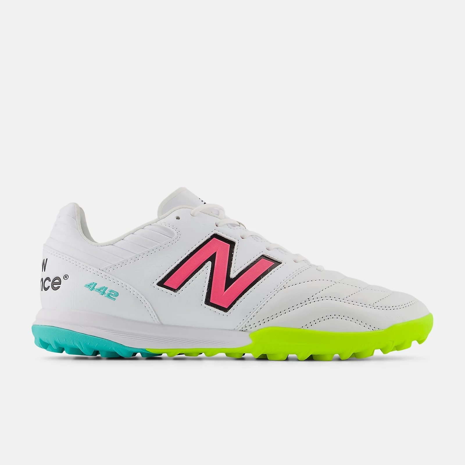 2025 盤點 6 雙高顏值「足球鞋」推薦!Nike、ASICS、Mizuno 全收錄!