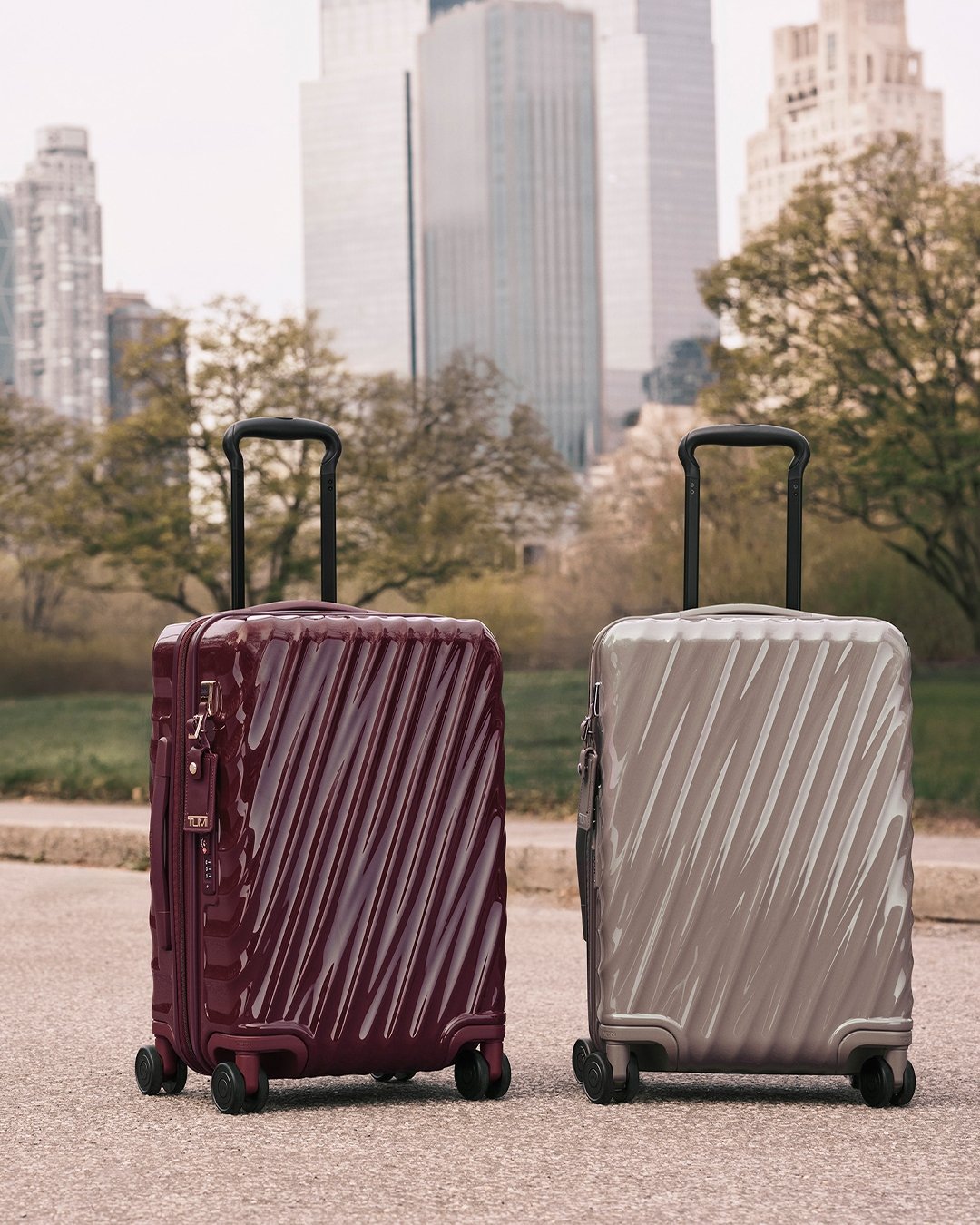 TUMI 2025 秋季系列正式登場!50 週年限定色系、電光藍首發包款⋯一次看!