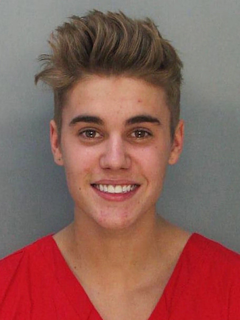 小賈斯汀 Justin Bieber 推出新專輯《SWAG》!經典歌曲、歷任女友、爭議事件⋯5 件事快認識!