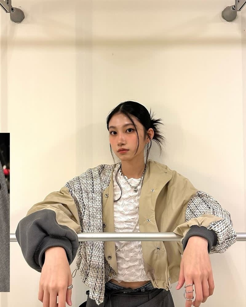 李千娜女兒登選秀節目!神基因母女臉一模一樣,引網驚呼:「小孩不能亂生!」