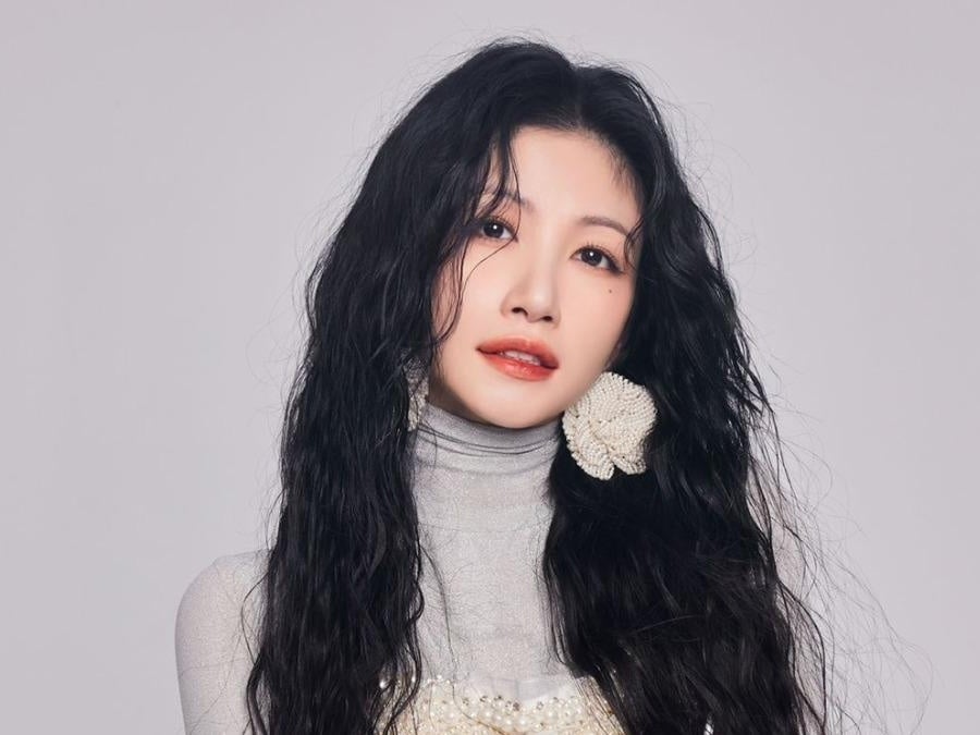 李千娜女兒登選秀節目！神基因母女臉一模一樣，引網驚呼：「小孩不能亂生！」