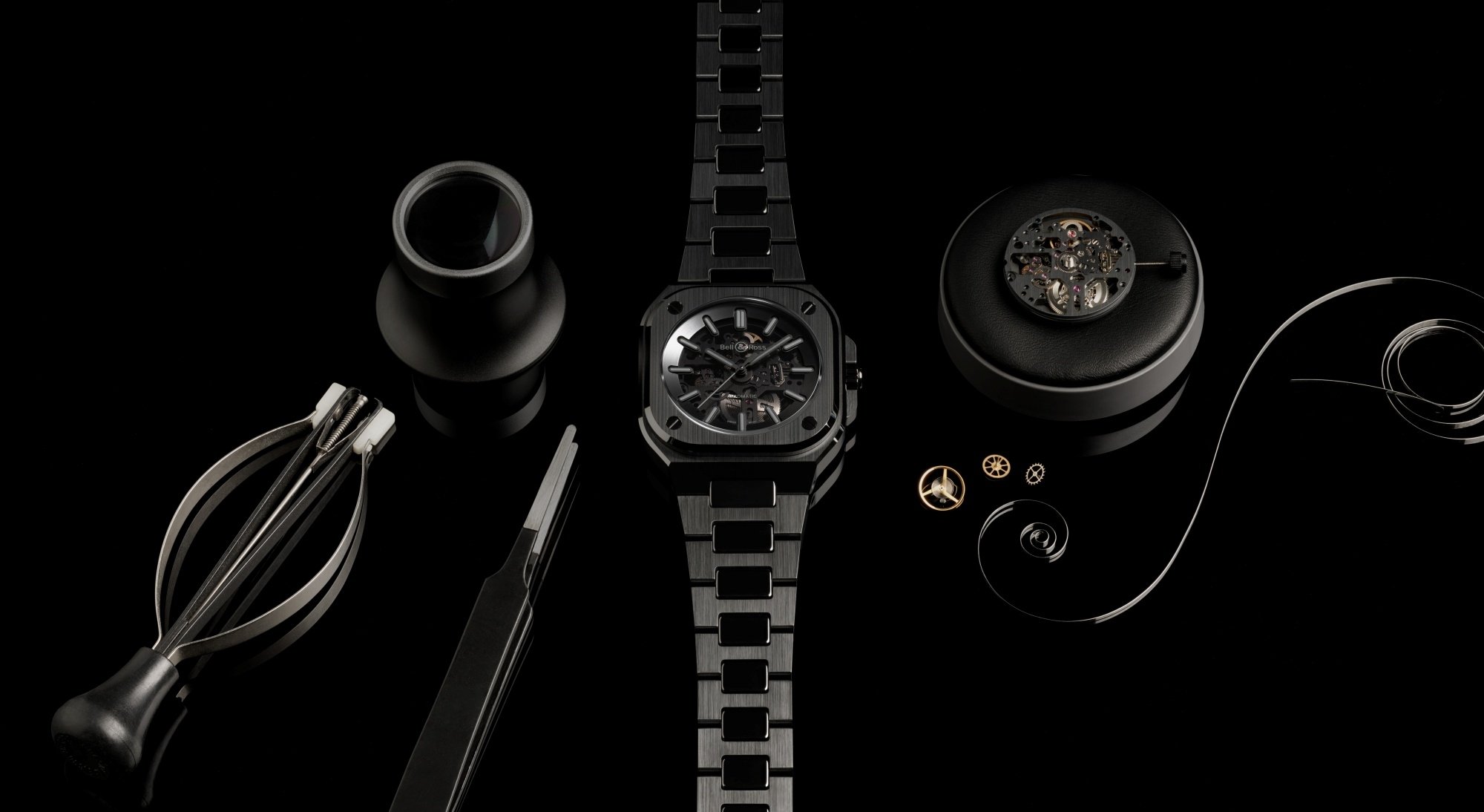 BELL & ROSS 全新 BR-05 Skeleton Phantom Ceramic 腕錶低調神秘,集尖端航天科技、當代藝術及現代主義設計靈感於一身