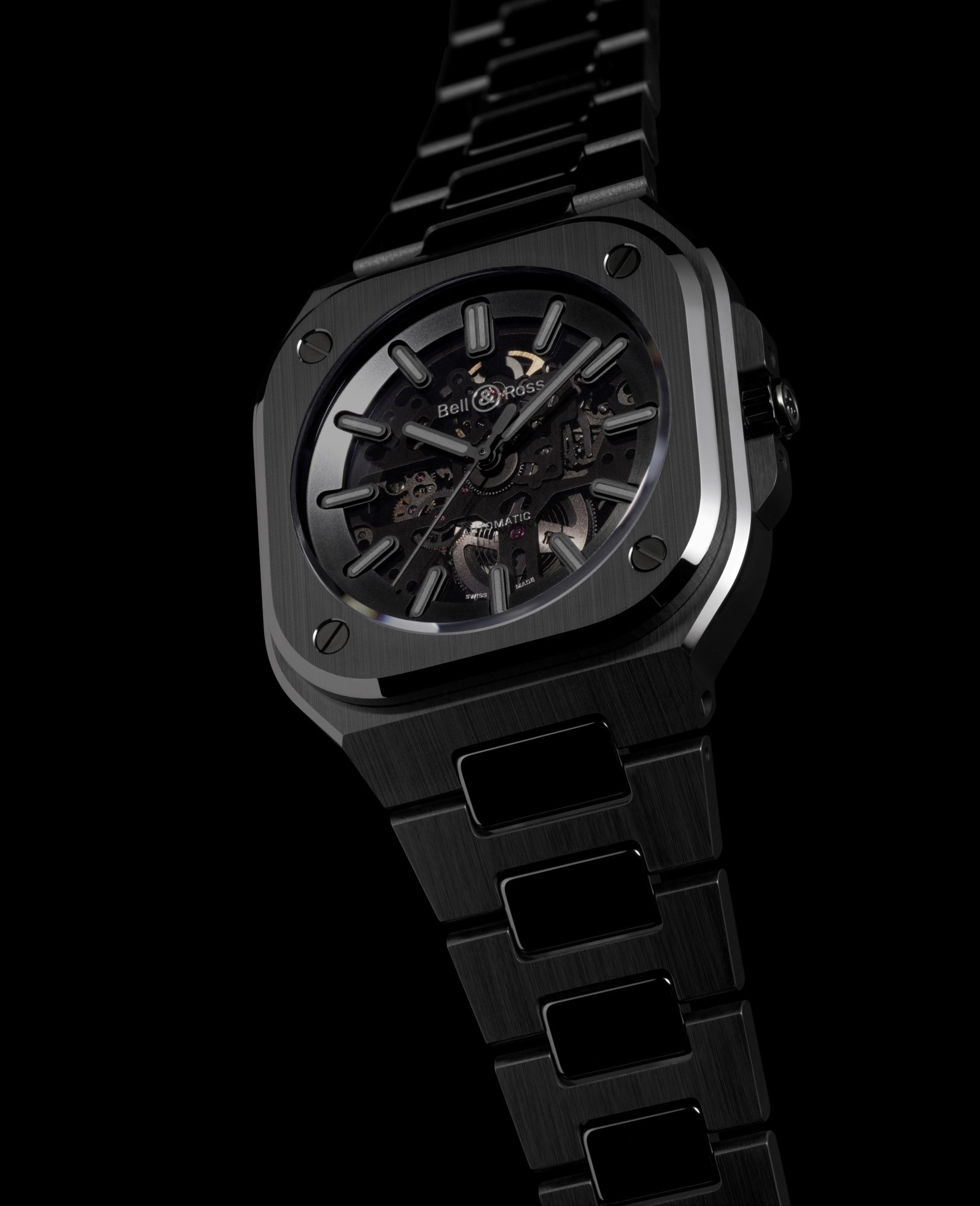 BELL & ROSS 全新 BR-05 Skeleton Phantom Ceramic 腕錶低調神秘,集尖端航天科技、當代藝術及現代主義設計靈感於一身