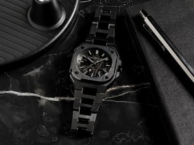 BELL & ROSS 全新 BR-05 Skeleton Phantom Ceramic 腕錶低調神秘，集尖端航天科技、當代藝術及現代主義設計靈感於一身