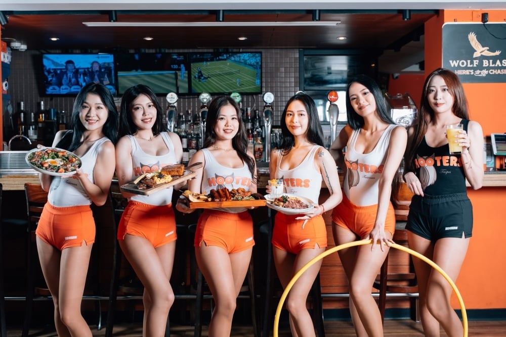 Hooters 慶城店領先全球推出「早午餐」系列!菜單、價格、訂位資訊⋯一次看!