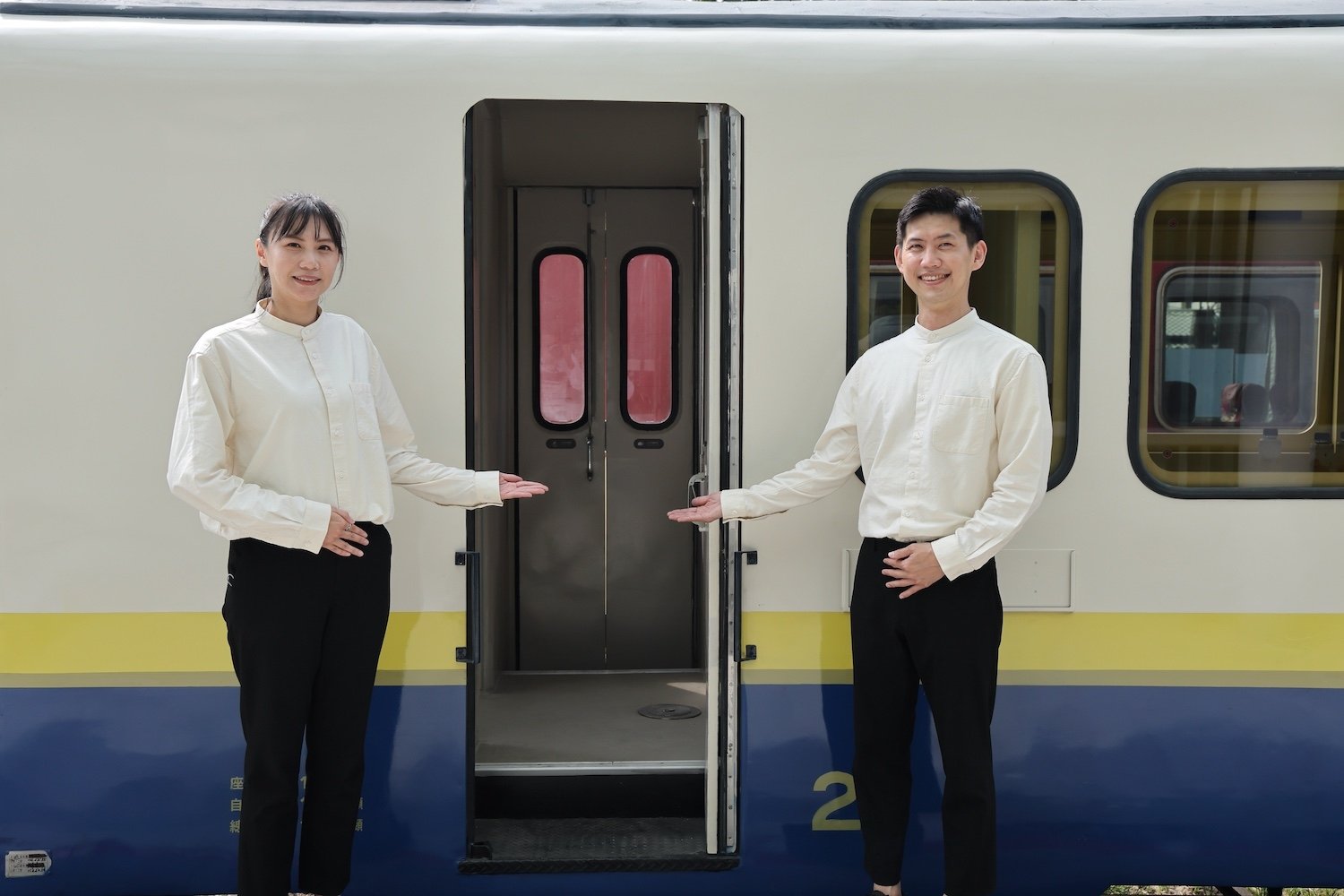 Roots × 雄獅旅遊跨界合作,Taiwan Day系列登場 開啟栩悅號鐵道山林探索之旅