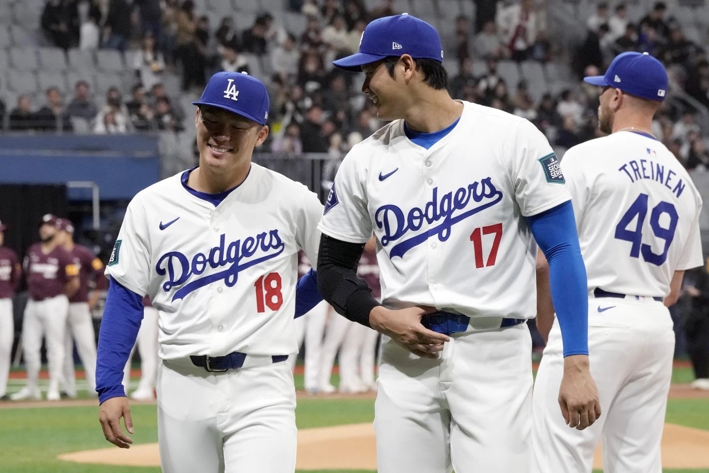 MLB/山本由伸錯過明星賽大合影,大谷翔平「畢冊式 P 圖」惡搞補放照片讓網友笑翻!