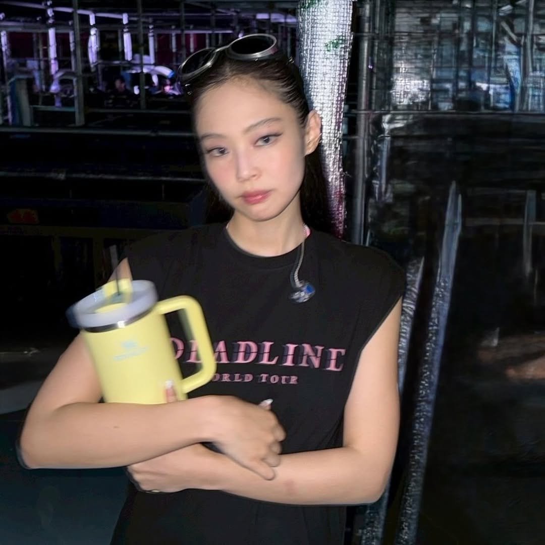 BLACKPINK Jennie 中分公主頭髮型