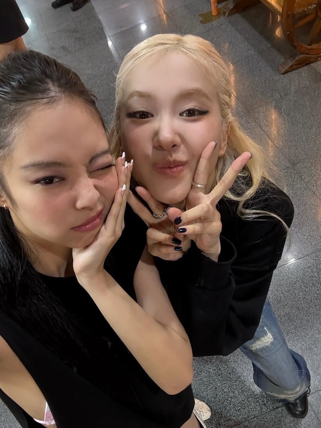 BLACKPINK Jennie 中分公主頭髮型